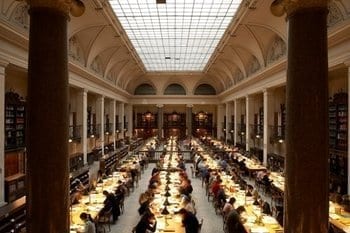 Lesesaal der Universitätsbibliothek Wien