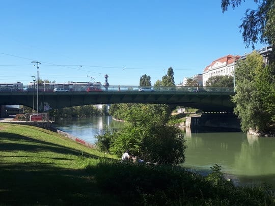 Die Friendensbrücke