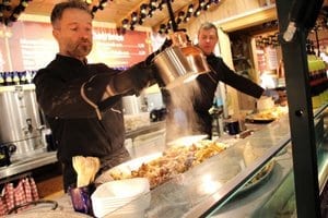 Guten Essen am Salzburger Weihnachtsmarkt