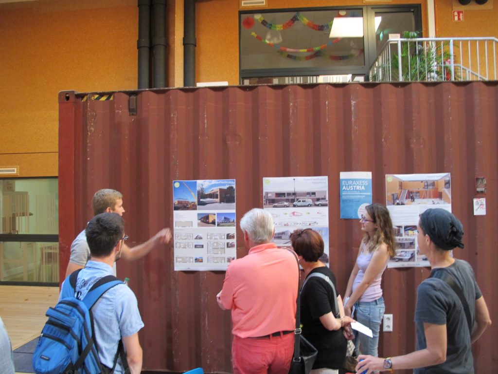 Führung durch die PopUp dorms