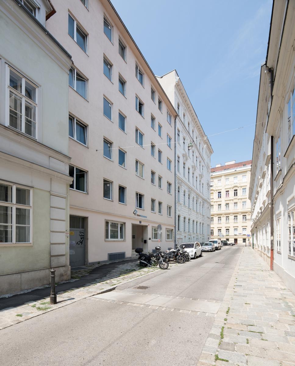 8., Neudeggergasse 21 — official property photo