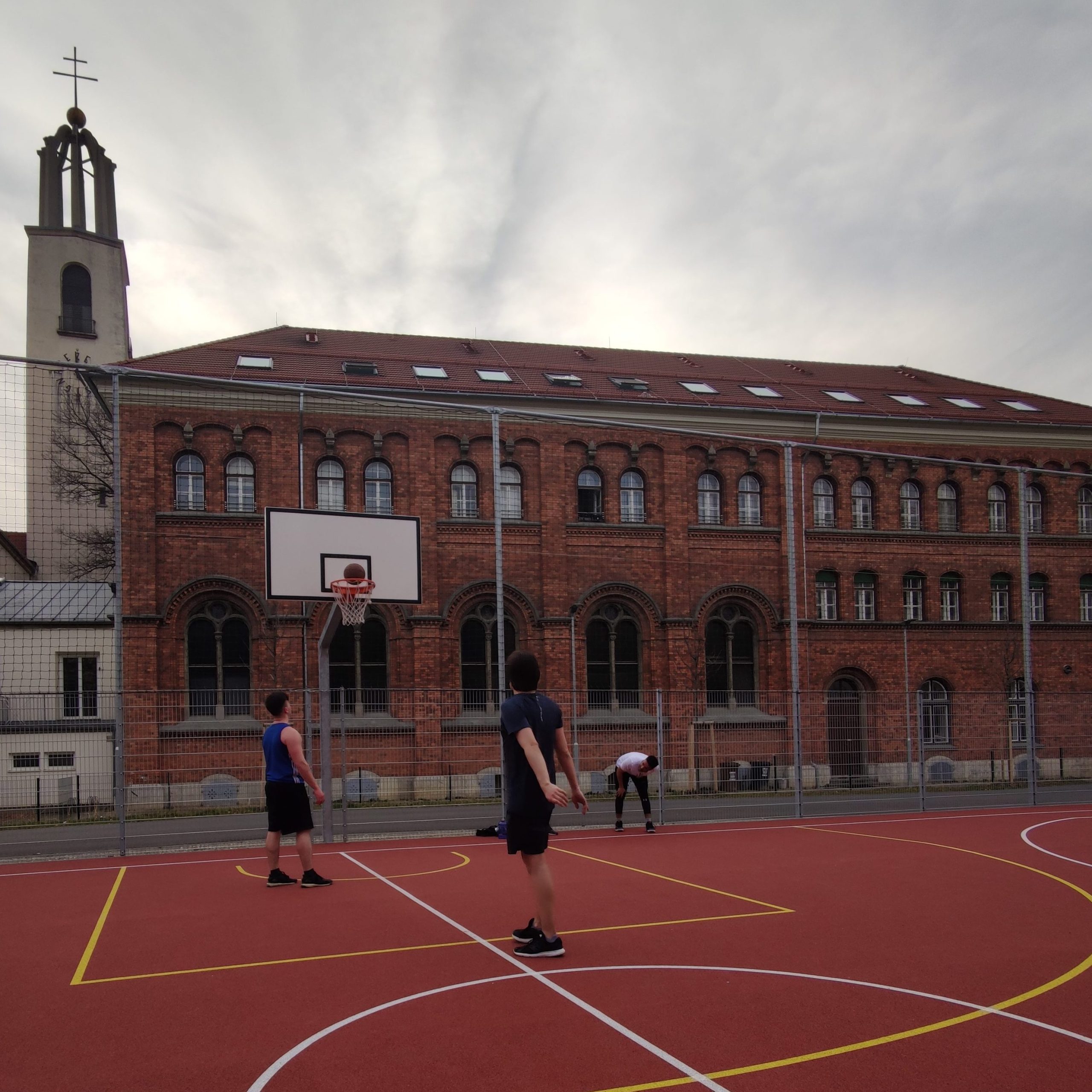 Basketball spielen 