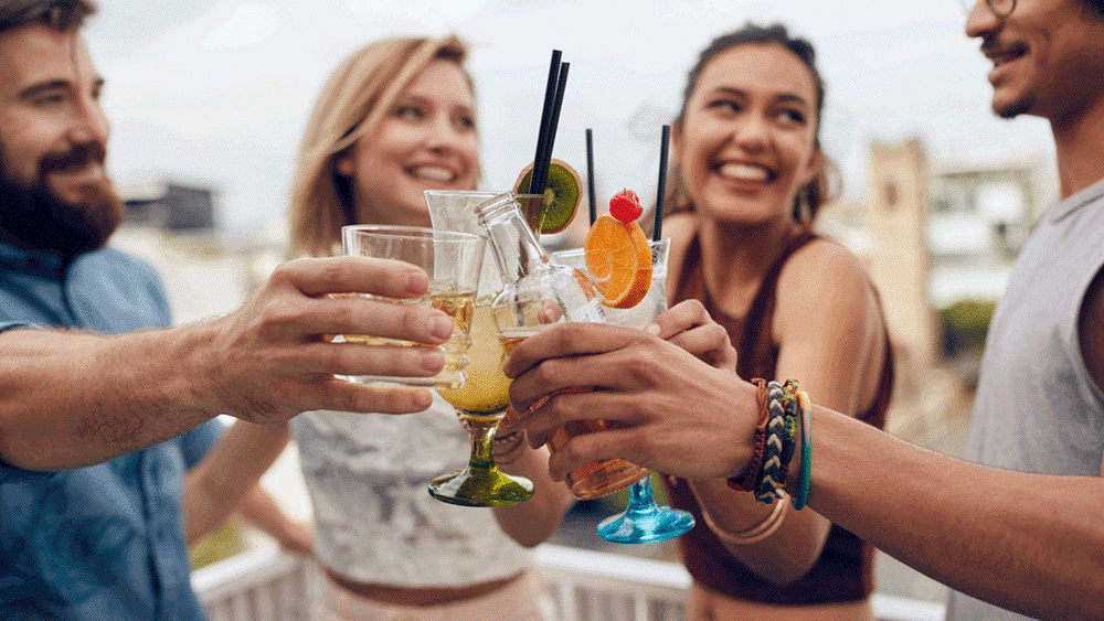 Studenten trinken Cocktails